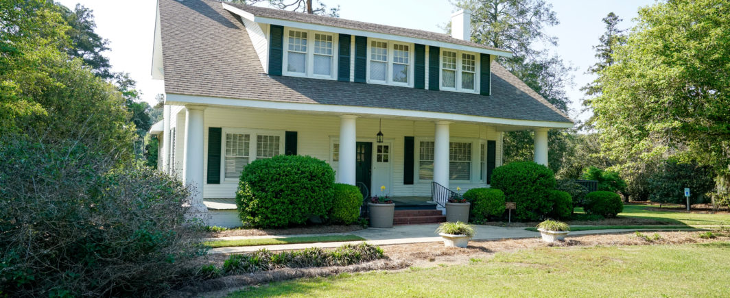 exterior view of the front of fulwood garden center